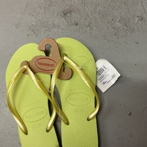NWT Havaianas Slim Matcha Green Flip Flops 7/8